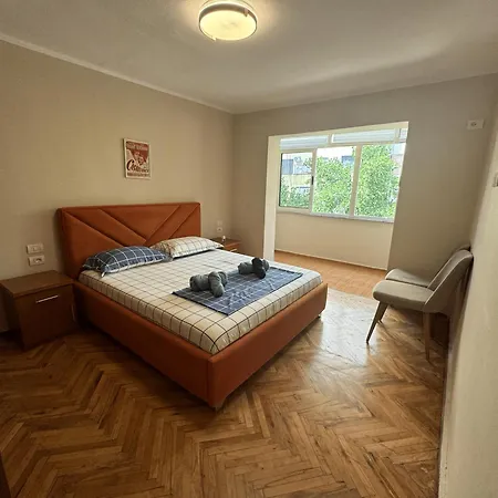 Meg's And Aron's Apartment Tirana